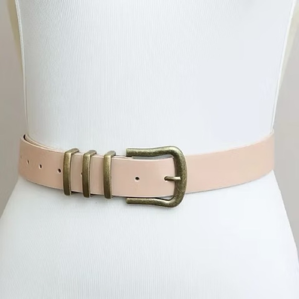 LAST ONE! ✨3 ring leather belt